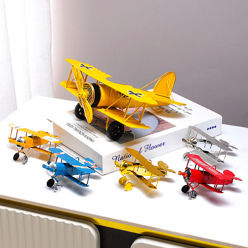 Vintage Metal Airplane Model R - Vintage Home Textiles 评论和价格
