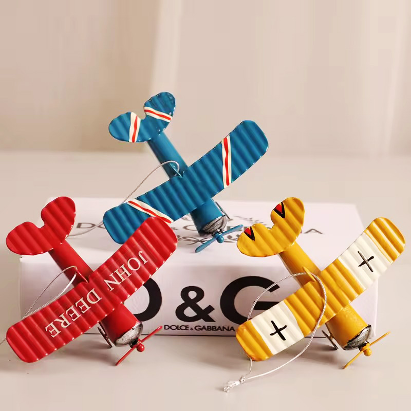 Vintage Metal Airplane Model R - Vintage Home Textiles 评论和价格
