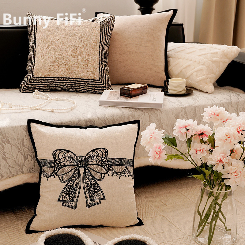 Nordic Luxury Coquette Lace Bo - Pillow Cover 20X20 评论和价格