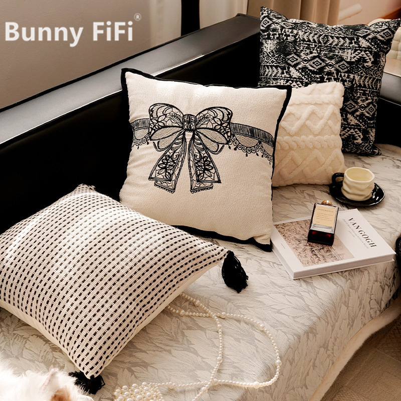 Nordic Luxury Coquette Lace Bo - Pillow Cover 20X20 评论和价格
